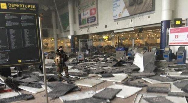Bruxelles, il bilancio: 32 morti e 250 feriti tra cui 3 funzionari Ue. Un altro cadavere trovato in aeroporto
