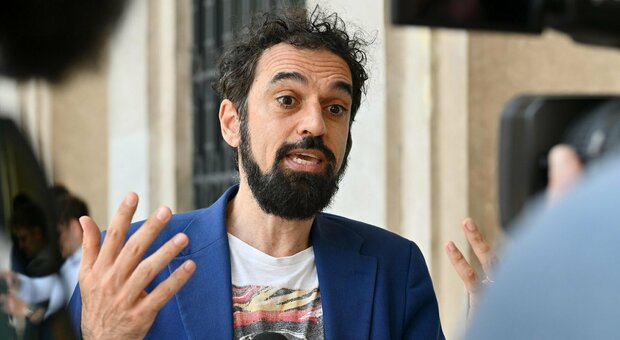Dino Giarrusso vuole entrare nella Lega dopo l'addio al M5S: «Contatti in corso con Salvini»