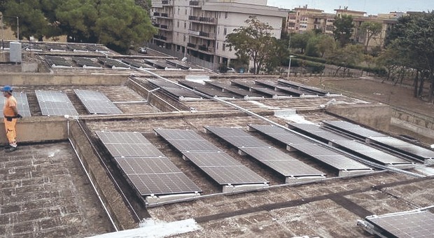 Fotovoltaico sul tetto della scuola: energia gratis per tutto il quartiere