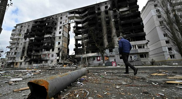 Ucraina, diretta. Kiev: bombe a grappolo su Mykolaiv, colpito ospedale pediatrico