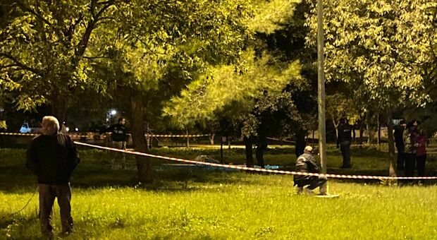 Omicidio nel parco: il presunto killer reo confesso responsabile di tre rapine. «Poco credibile la versione fornita agli inquirenti»