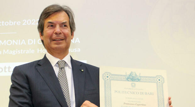 Laurea honoris causa in Ingegneria al ceo di Intesa Sanpaolo Carlo Messina: «Risultato del gioco di squadra»
