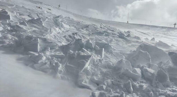 Valanga a La Thuile, la neve si stacca nel fuoripista: grave un 25enne