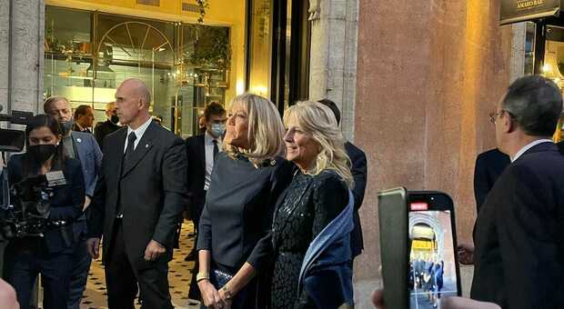 G20: Lady Macron e Lady Biden, pausa tè nel cuore di Roma al ristorante il Marchese FOTO