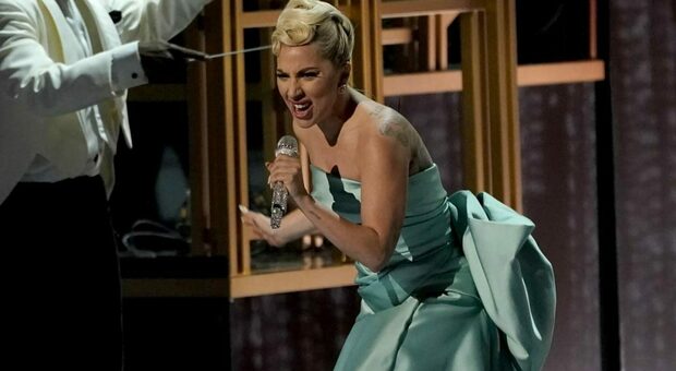 Lady Gaga canta al matriomio di un magnate a Como: scoppiano le polemiche dei cittadini