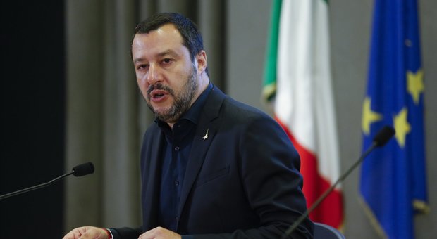 Manovra, battaglia sul deficit. Salvini: «C'è l'accordo». M5S sfida Tria e chiede il 2,4%