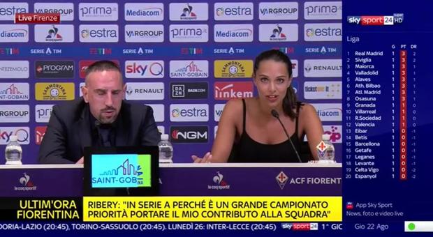 Ribery alla Fiorentina, la traduttrice conquista Twitter: «È bellissima». Si chiama Alessia Enriquez