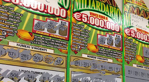 Vince 5 milioni al Gratta e Vinci 'Il miliardario maxi': caccia al fortunato vincitore nel Napoletano
