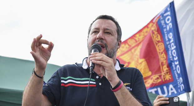 Matteo Salvini choc: «Il vaccino ai giovani? Non serve». E apre al Green pass per stadi e concerti