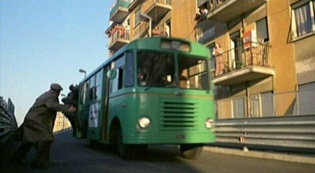 Fantozzi, Roma lo ricorda con una targa sulla tangenziale del... bus