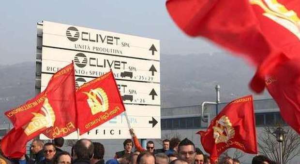 Manifestazione davanti alla Clivet