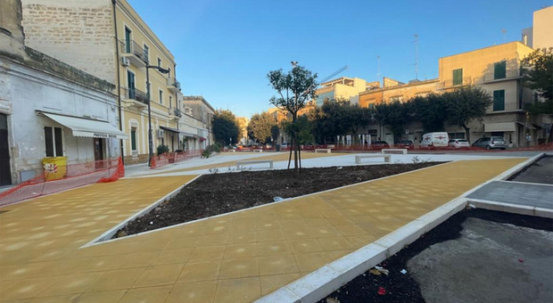 La nuova piazza di San Lazzaro divide per il colore: «Troppo cemento»